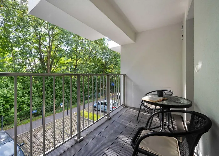 Elegancki Apartament Z Parkingiem I Umeblowanym Balkonem We Wroclawiu By Noclegi Renters