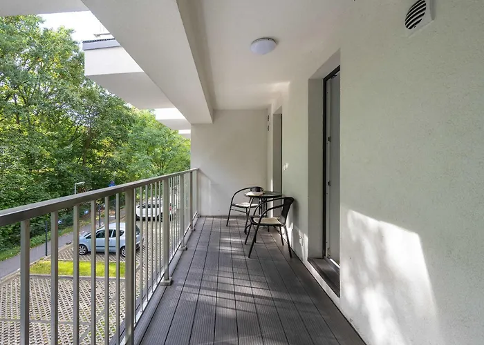 Elegancki Apartament Z Parkingiem I Umeblowanym Balkonem We Wroclawiu By Noclegi Renters