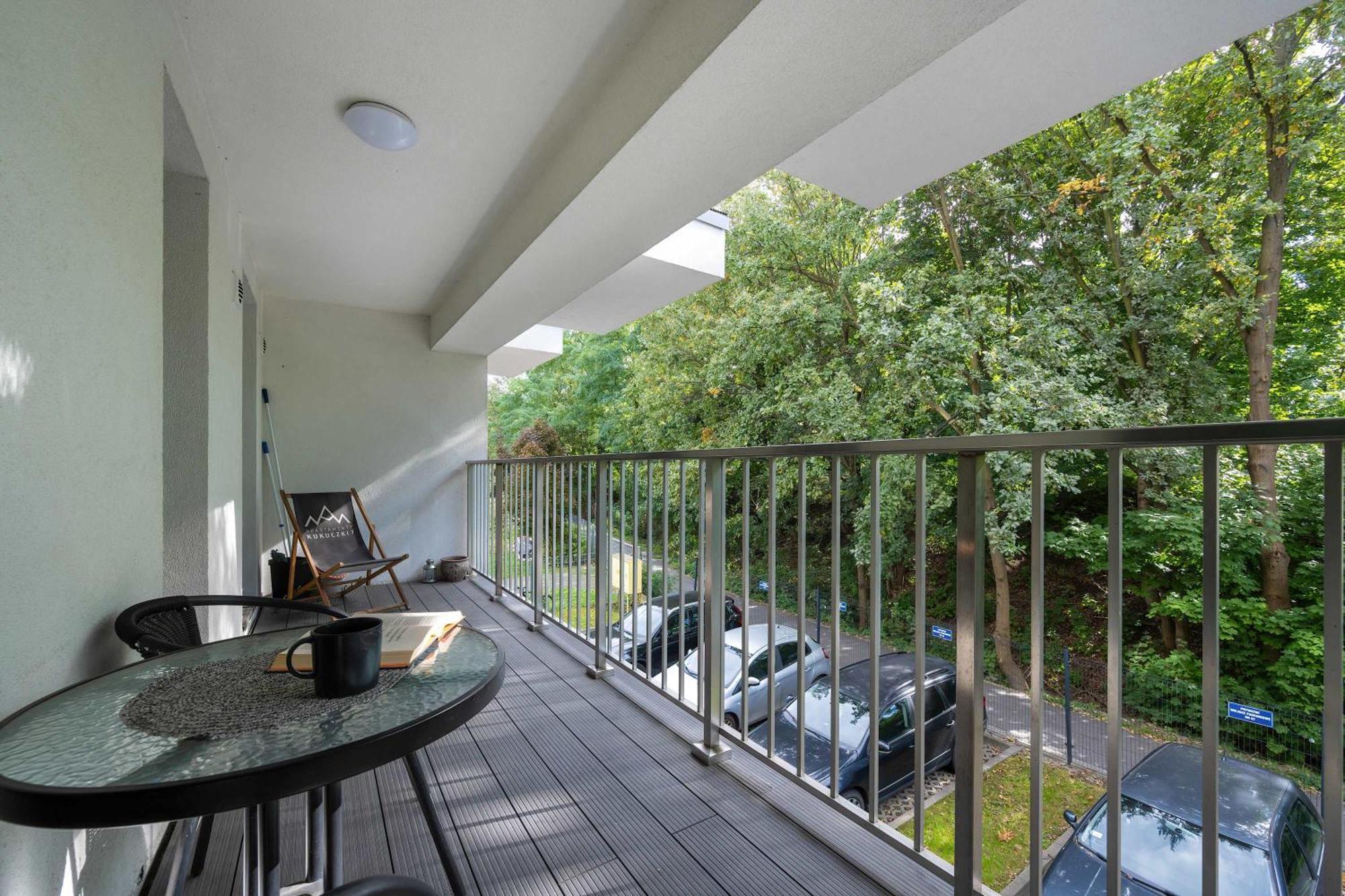 Elegancki Z Parkingiem I Umeblowanym Balkonem We Wroclawiu By Renters