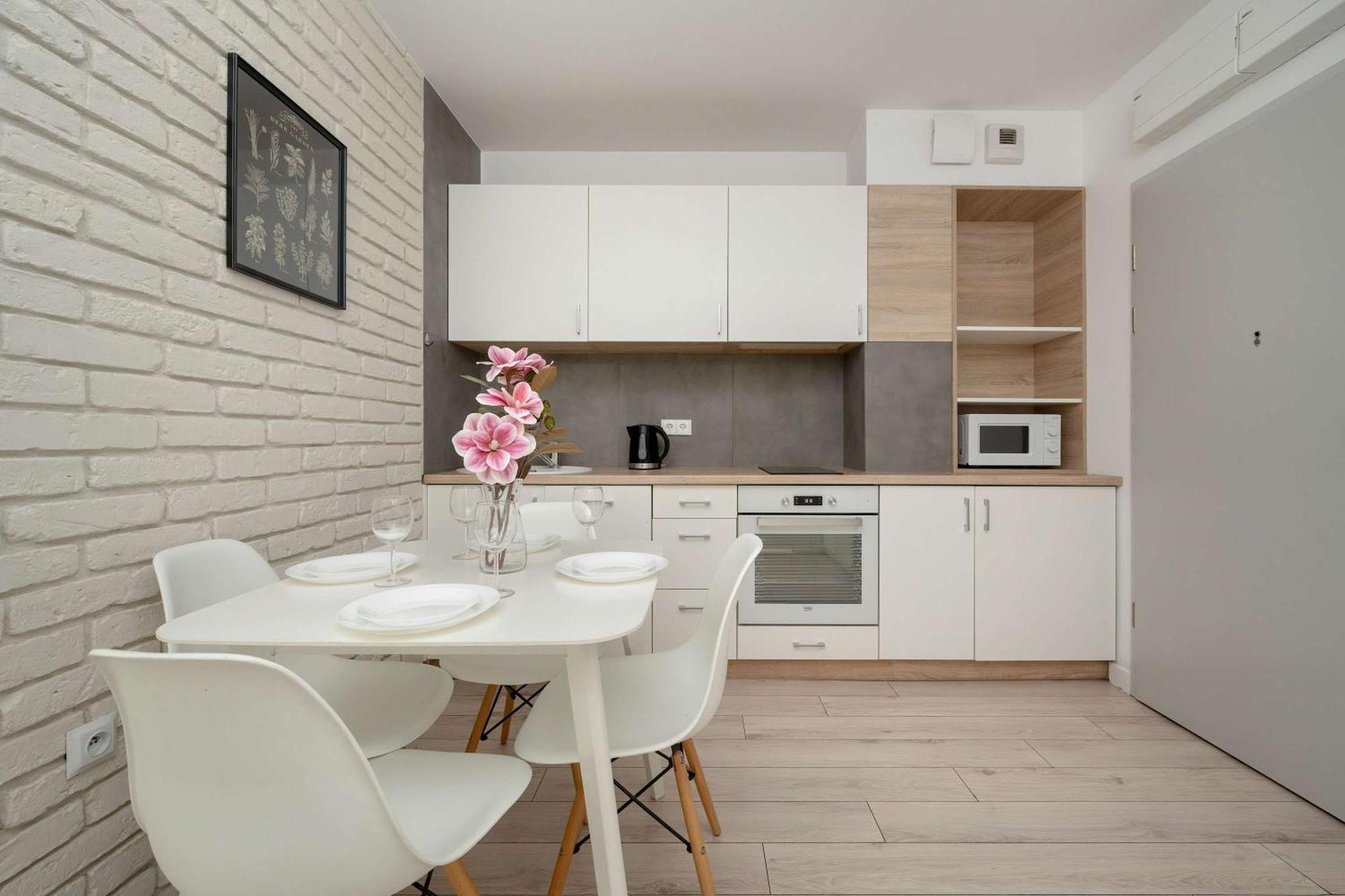 Appartamento Elegancki Z Parkingiem I Umeblowanym Balkonem We Wroclawiu By Renters