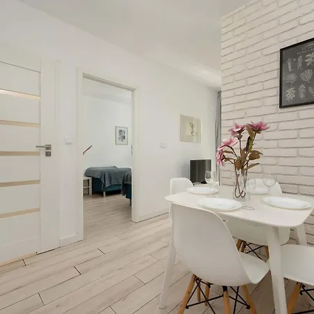 Elegancki Apartament Z Parkingiem I Umeblowanym Balkonem We Wroclawiu By Noclegi Renters Exterior photo