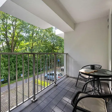 Elegancki Apartament Z Parkingiem I Umeblowanym Balkonem We Wroclawiu By Noclegi Renters Exterior photo